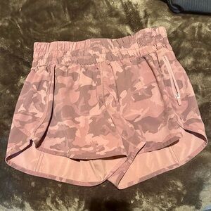 Lululemon tracker shorts never worn